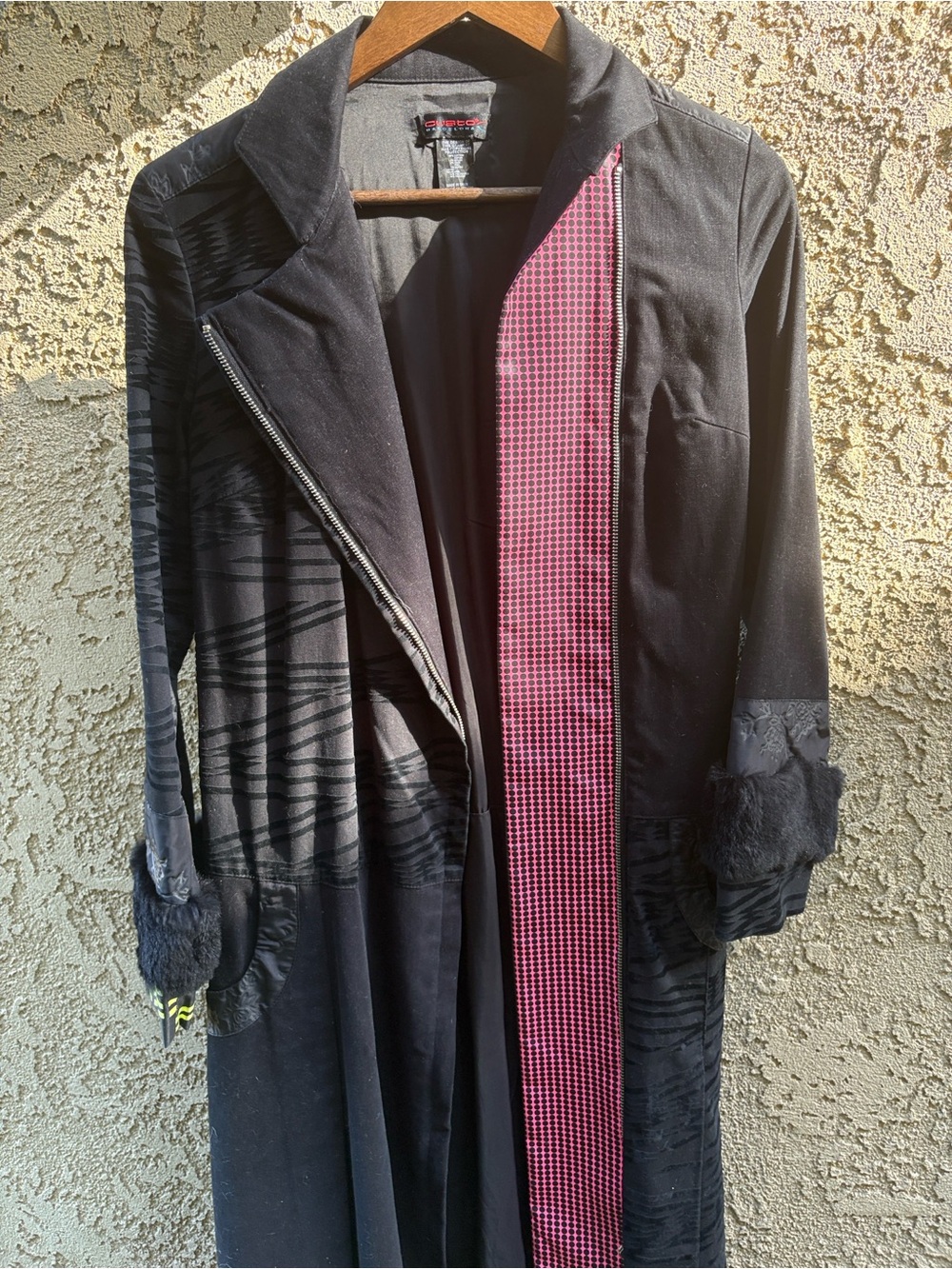 Custo Barcelona Trendy Trench Coat blk not blue

Bust  15.5

PTP 16.5